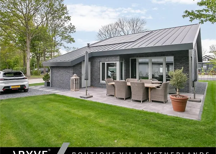 VILLA ARYVE in See-, Strand- und Golfplatznähe inklusive NETFLIX, Bad en Suite und Wohlfühlgarantie